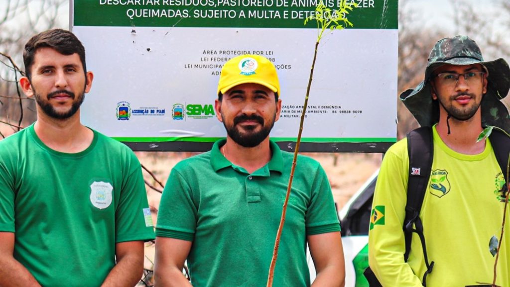 Ação de reflorestamento é realizada em área atingida por incêndio em Assunção do Piauí