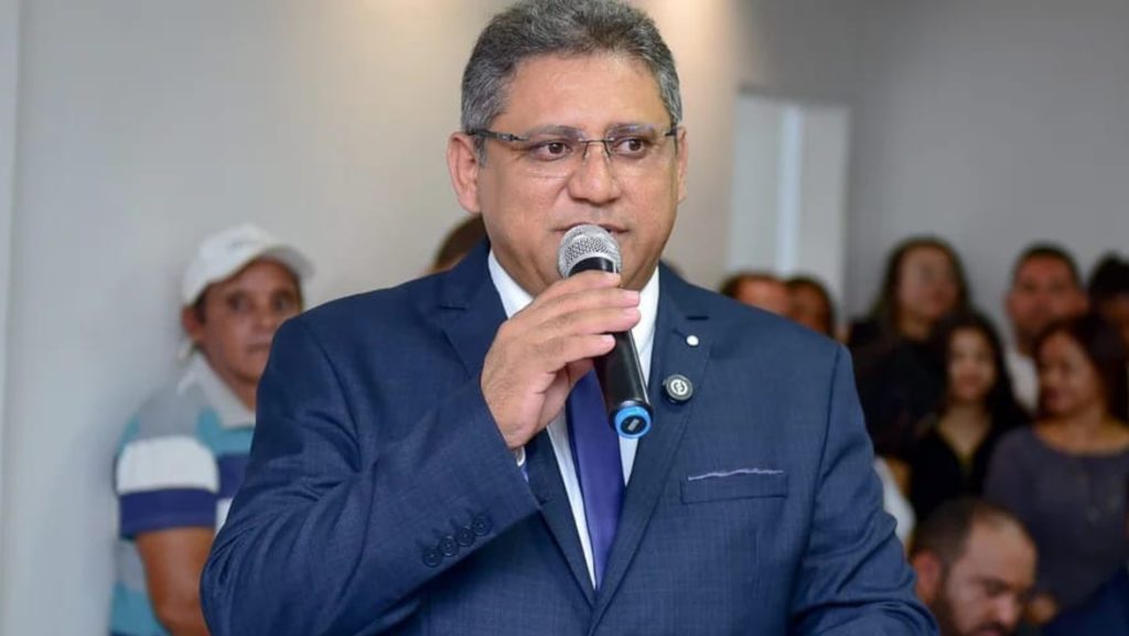 Prefeito Gilson Castro é investigado por nepotismo e superfaturamento em contratos