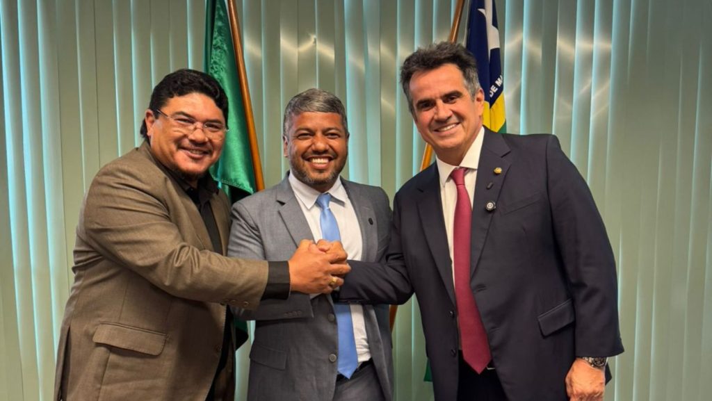 Maxwell e Daniel da Mariinha reivindicam demandas de Altos em Brasília