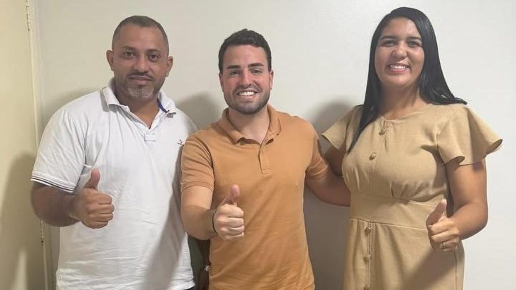 Prefeito Manoel Neto anuncia adesão de liderança em Aroazes