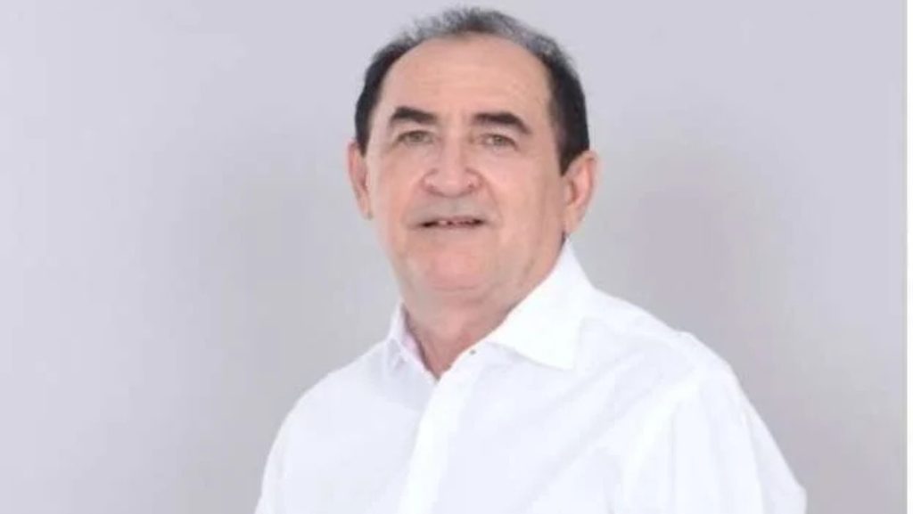 Prefeito de Flroriano exonera comissionados e secretários de sua gestão