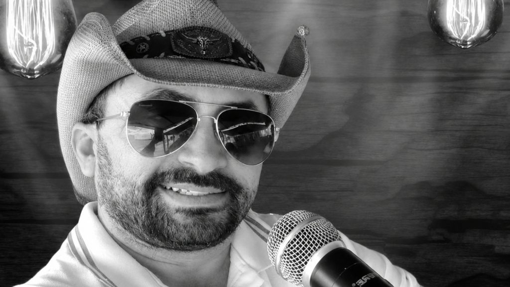 Cantor morre em grave acidente de carro no interior do Piauí