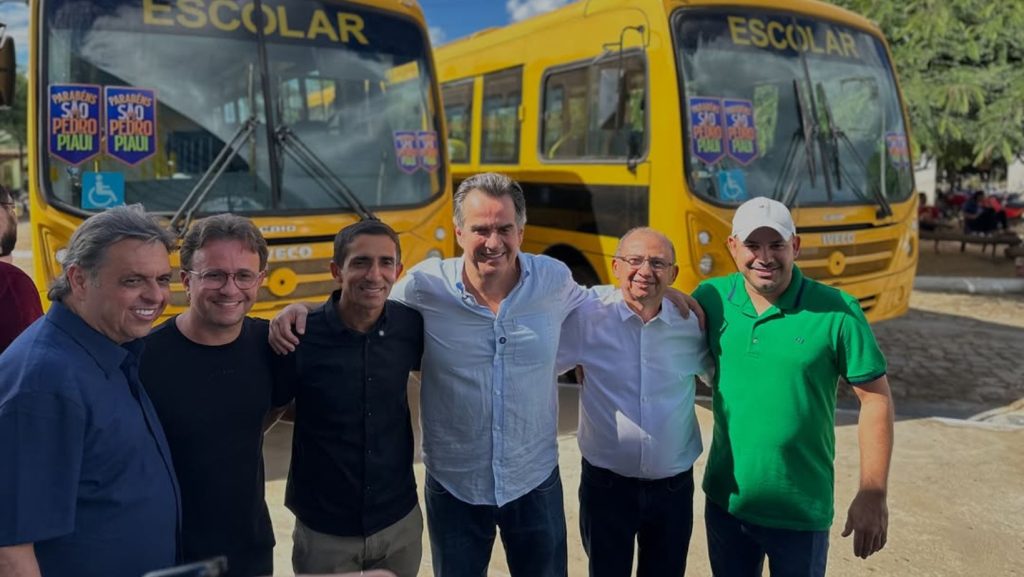 Prefeito Manin e senador Ciro Nogueira entregam obras em São Pedro do Piauí