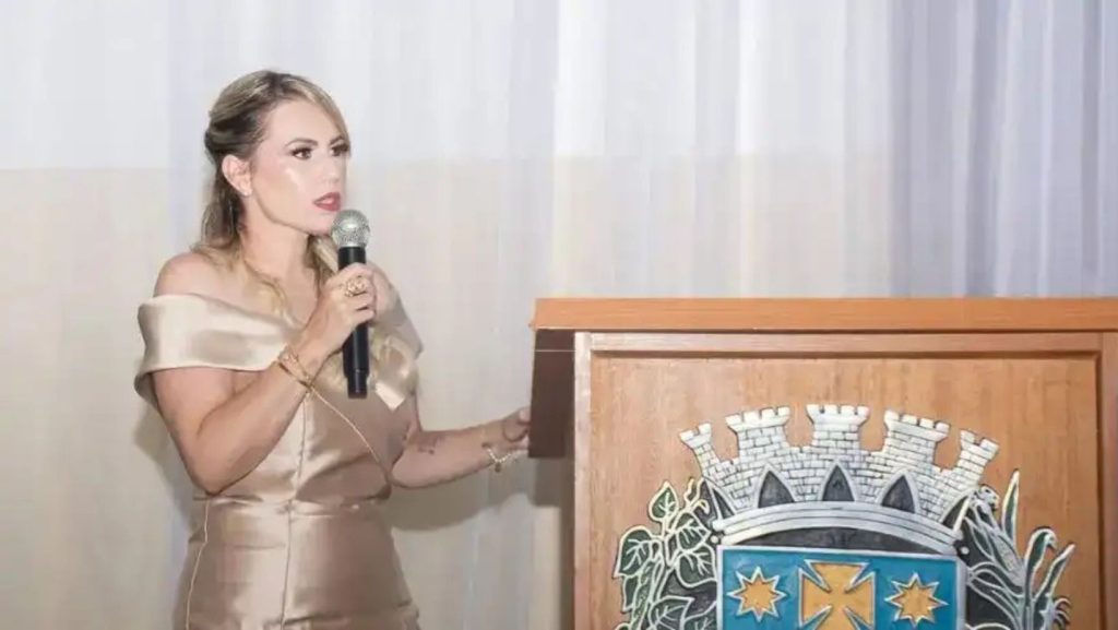 Vice-prefeita é acusada de desviar R$ 41 mil para pagar mãe de santo