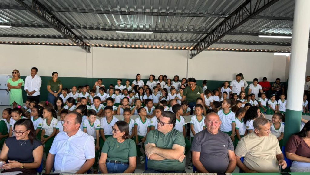 Prefeito Saulo reinaugura Escola Átila Lira em Passagem Franca
