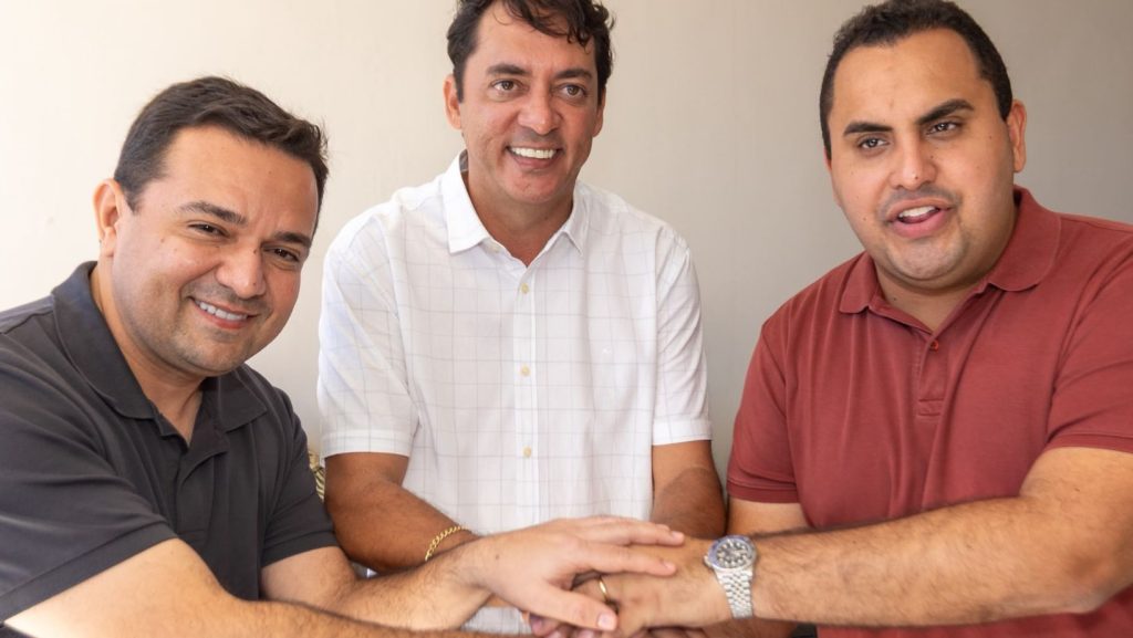 Prefeito Dr. Jabes realiza plenária com pré-candidatos e reforça parcerias em prol de Riacho Frio