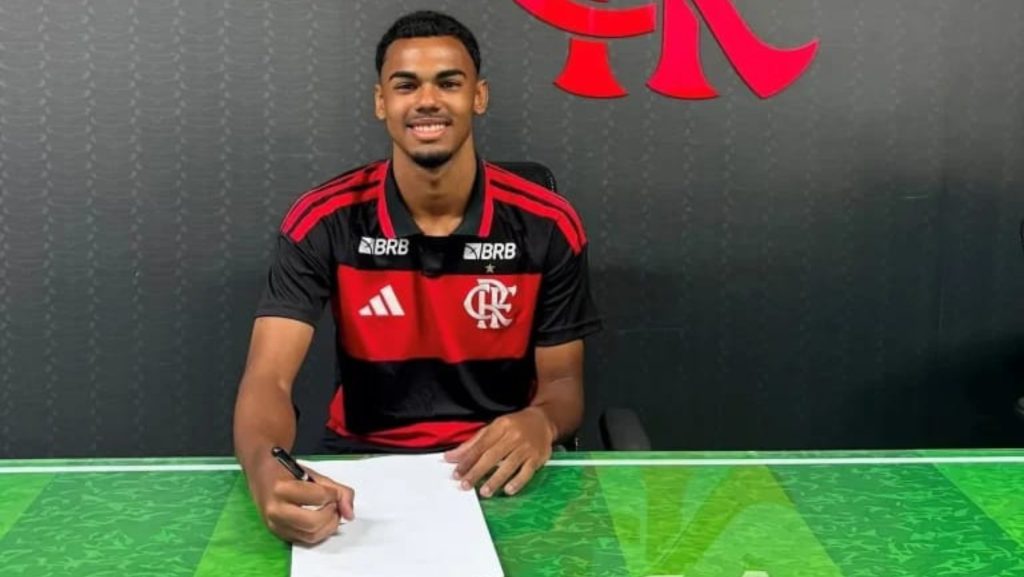 Jogador piauiense assina contrato com o Flamengo do Rio de Janeiro