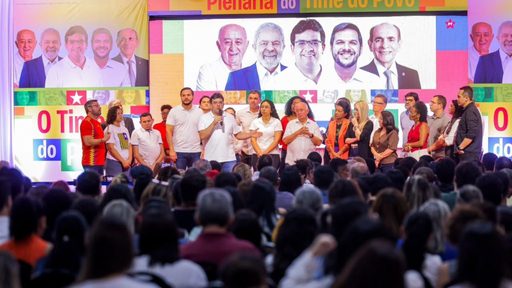 Base de Rafael Fonteles apresenta avanços da Educação e propostas para os próximos quatro anos durante plenária
